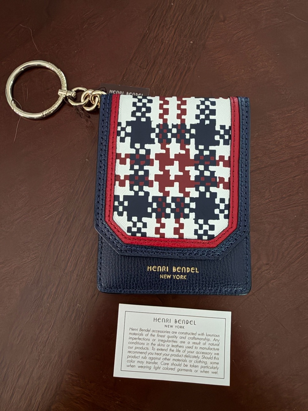 Henri Bendel Vintage ID Credit Card Holder Red/White/Blue Magnetic Closure NWT